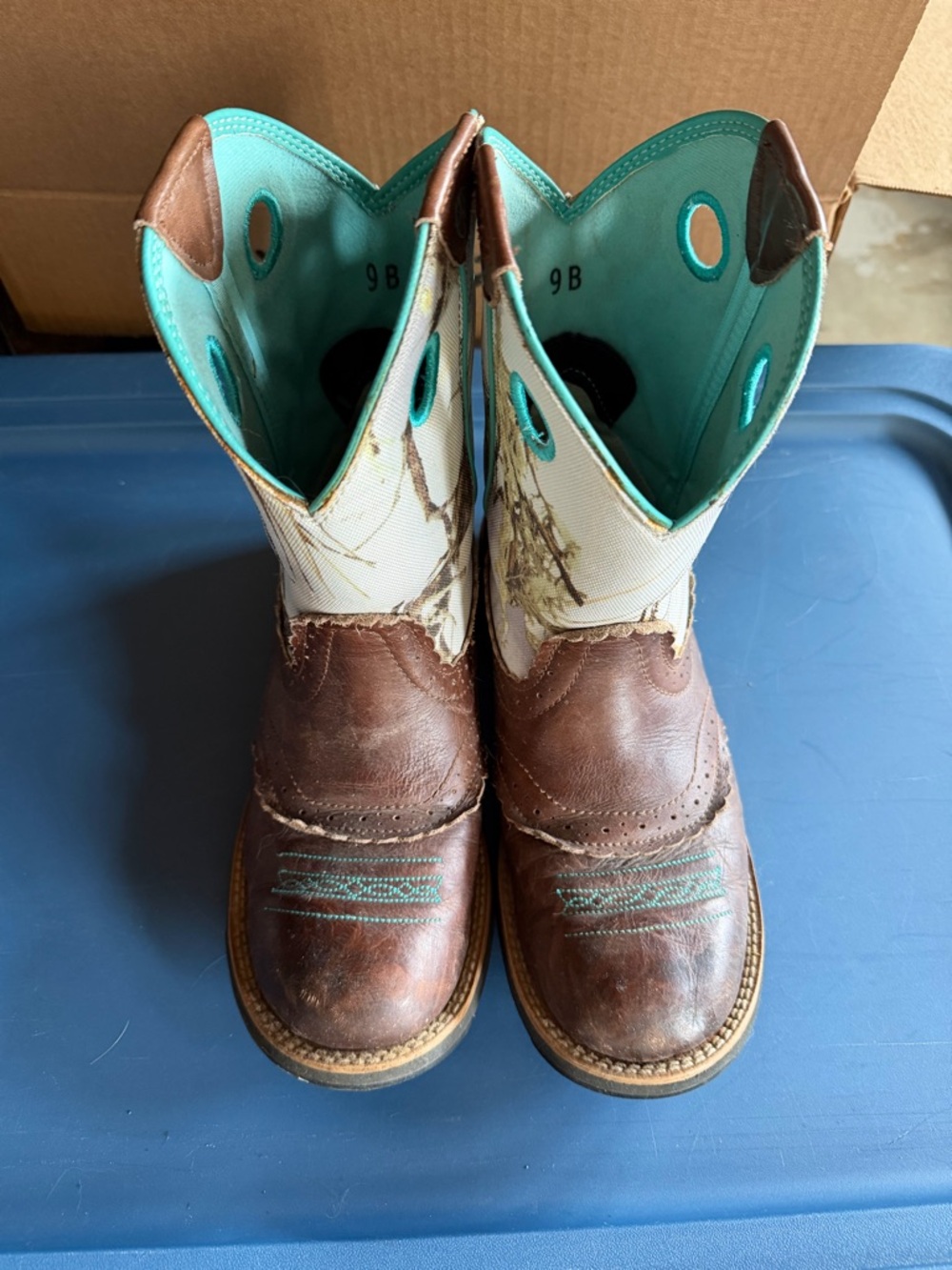 Ariat Brown Leather & Turquoise-Trim Women’s
Western Boot with white camo